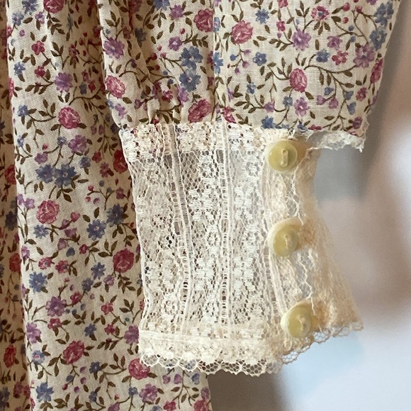 Vintage Cottage Core Gunne Sax Ditsy Floral and Lace Prairie Maxi Dress - Picture 9 of 17